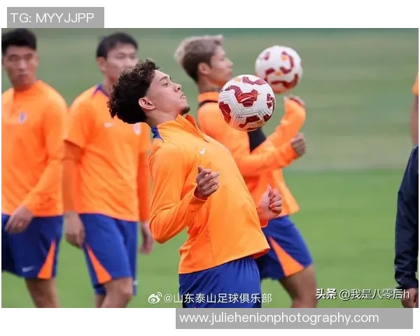 八零后足球明星的辉煌岁月与逐渐淡出的背影回顾