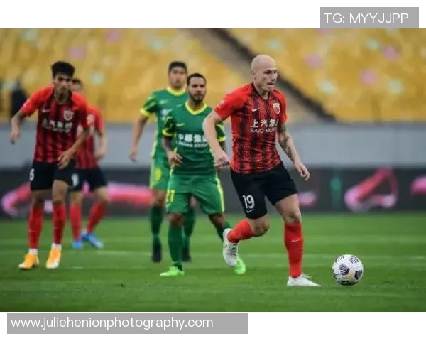 南京羽毛球队强势领跑联赛积分榜以82分稳居第一名 南京羽毛球队强势领跑联赛积分榜以82分稳居第一名