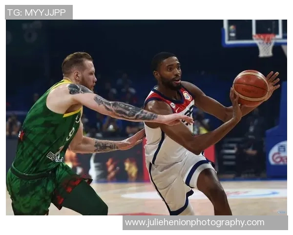 篮球球迷心目中的足球明星究竟是谁让他们如此追捧与热爱