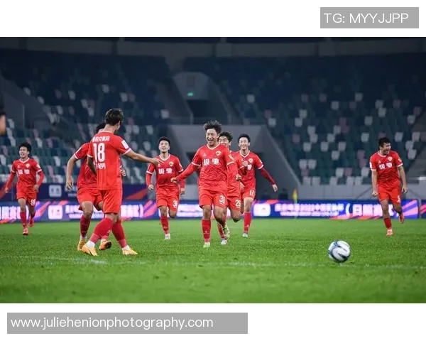 赛后分析：北京足球队与重庆足球队的精彩对决及经验总结