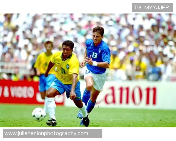 足球明星经典合照高清回顾历届传奇球员的辉煌瞬间与友谊时刻 足球明星经典合照高清回顾历届传奇球员的辉煌瞬间与友谊时刻