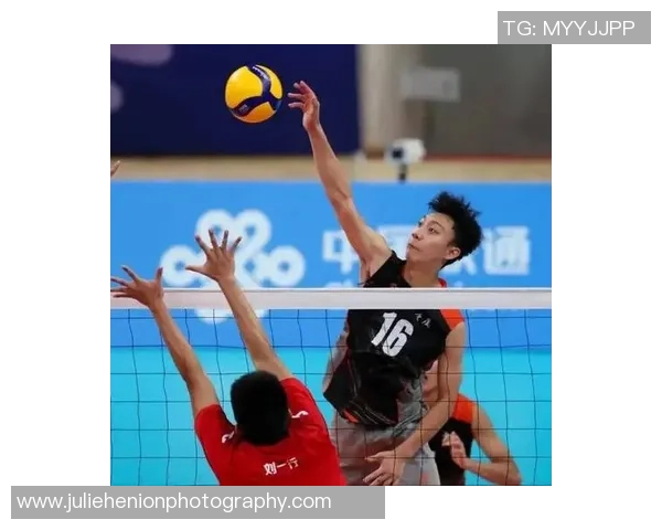 重庆排球队的奋斗与荣耀:一段排球精神的真实纪实之旅 重庆排球队的奋斗与荣耀:一段排球精神的真实纪实之旅